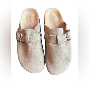 Streetwear Society Tan Mules with White Soles Platform Size 8